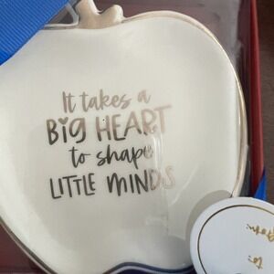 Teacher Apple Trinket Dish "It‎ Takes A Big Heart To Shape Little Minds" NIB